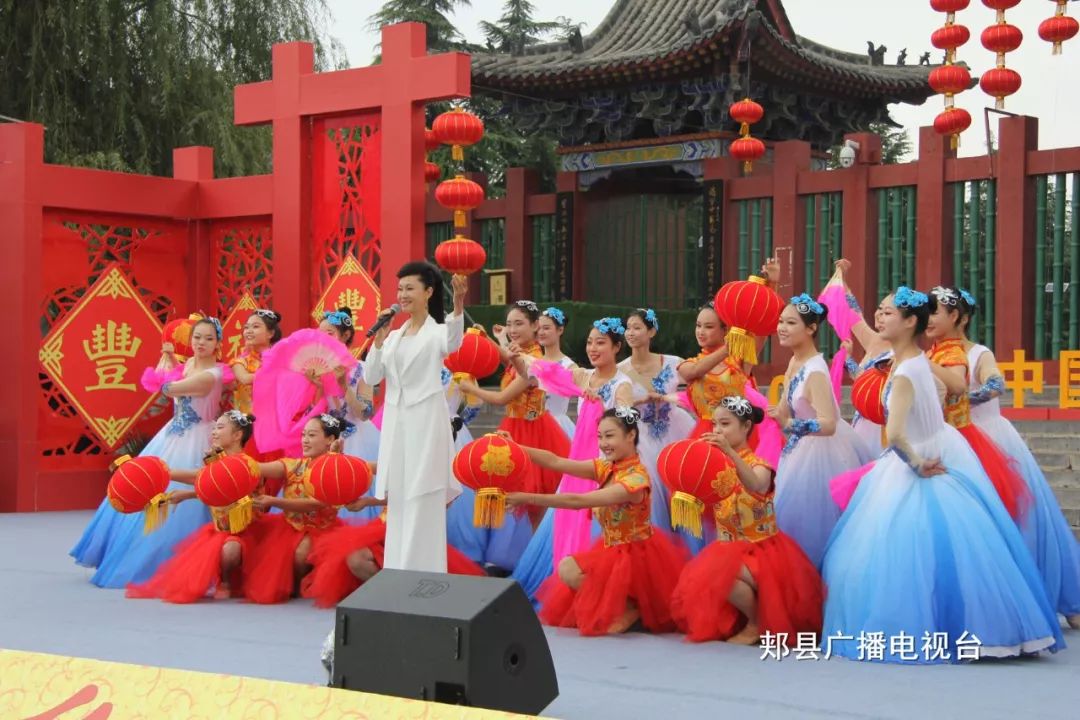 張地現(xiàn)場創(chuàng)作歌曲，音樂、友情與家的溫馨故事